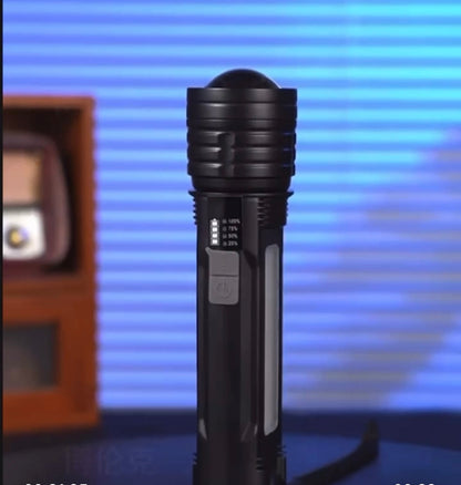 Lampe torche Solaire et rechargeable multifonction